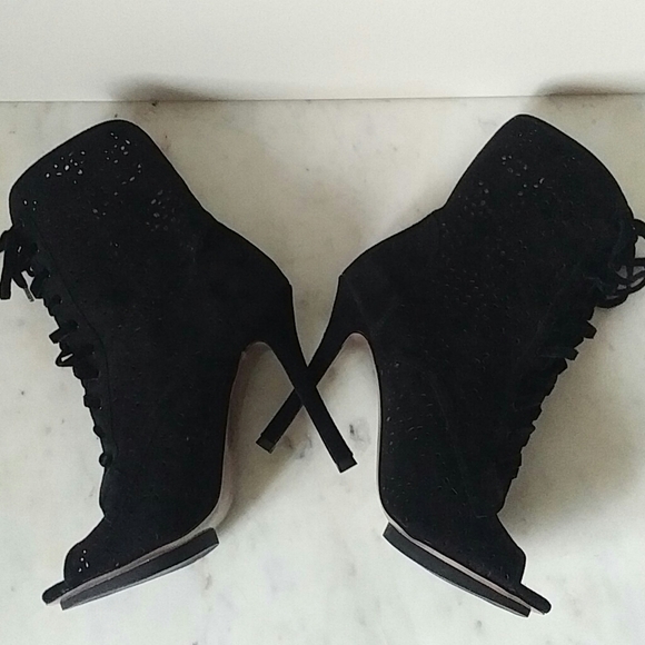 BCBG - suede laser cut open toe heels - Picture 4 of 8